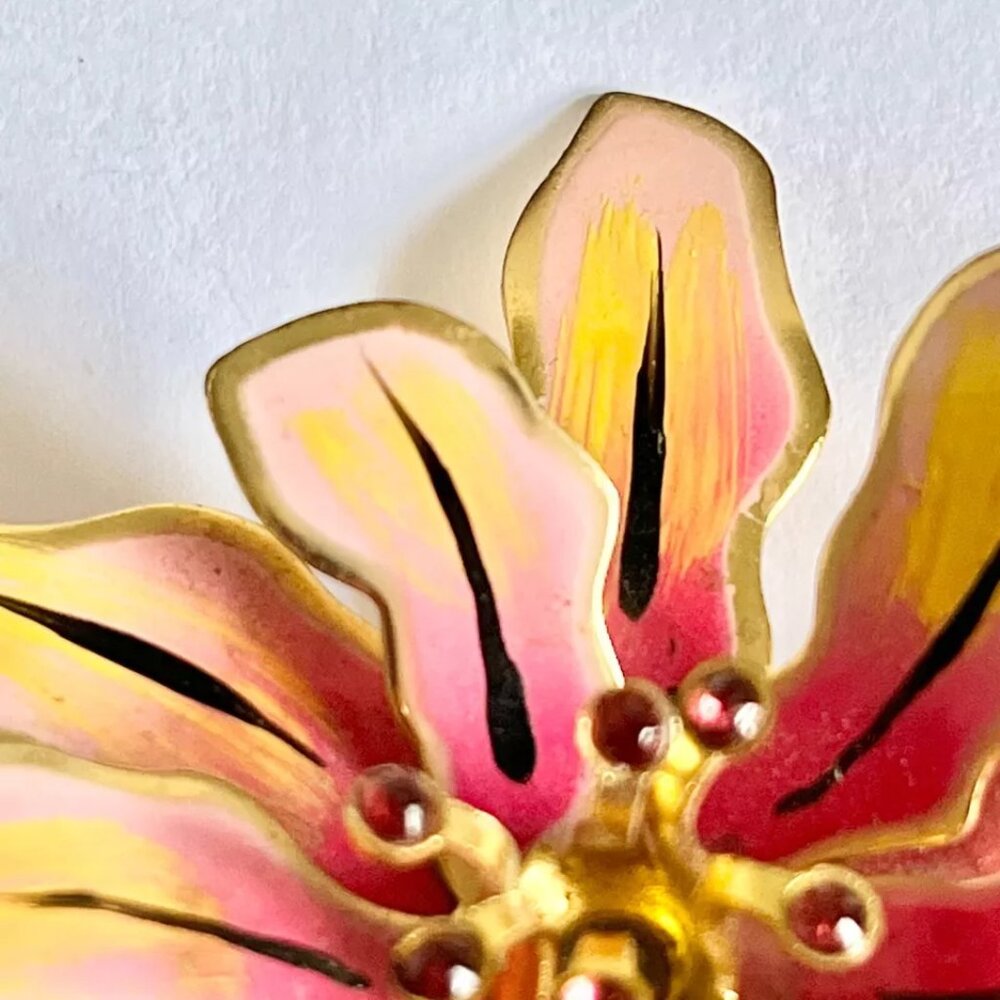 Vintage Lilly Flower Holder Brooch Pin Pink Fuchsia Easter Gold tone Hidden Tube - Picture 11 of 12